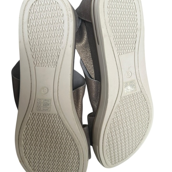 Eileen fisher  Women's Sandals in Metallic Gray 8 NWOT - Picture 5 of 6